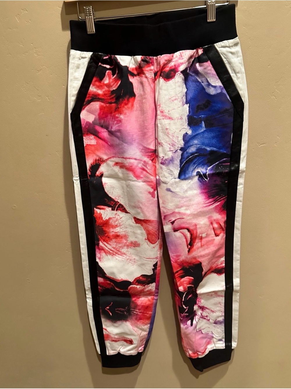 Stella & Jamie Floral Jogger Pants – Faux Leather Trim – Size Small